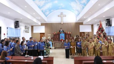 Bupati Minahasa Awali Safari Natal 2025 di GMIM Petra Sawangan Tombulu⁩