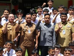 Bupati Minahasa Robby Dondokambey Dampingi Wapres Gibran Tinjau MBG dan Dampak Gempa